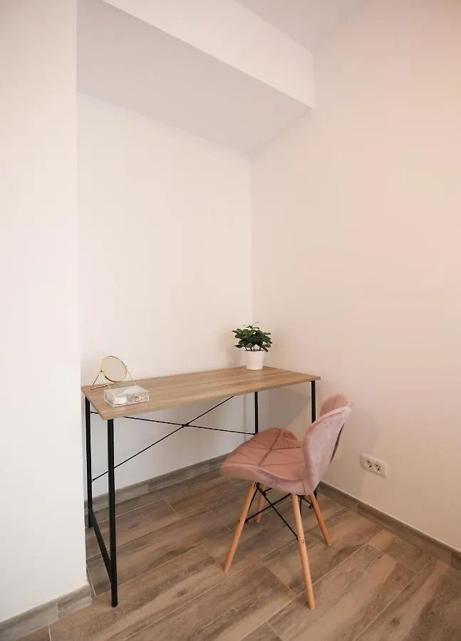 Vitan Central Oasis ---Free Secured Private Parking---Self Check-In-- Bukarest 0*,  Románia