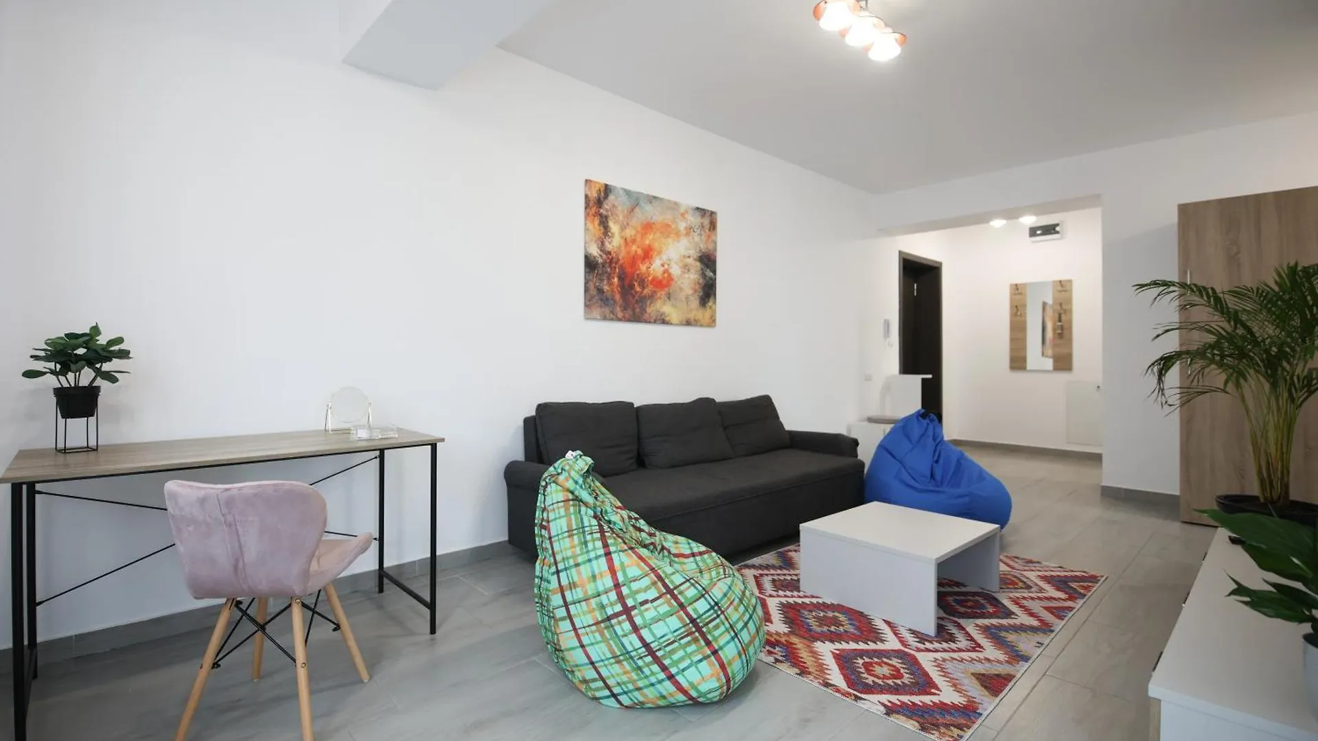 Vitan Central Oasis ---Free Secured Private Parking---Self Check-In-- Lägenhet Bukarest