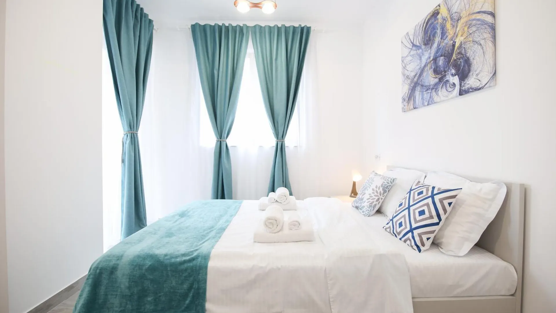 Vitan Central Oasis ---Free Secured Private Parking---Self Check-In-- Bukarest